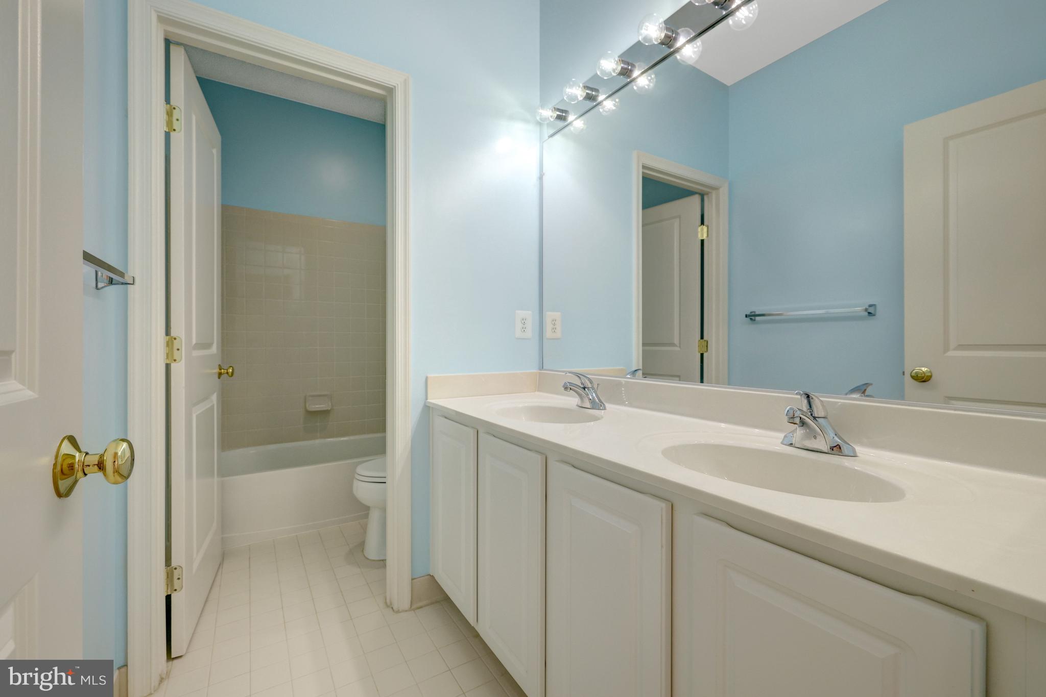 VICTORY LAKES - Residential