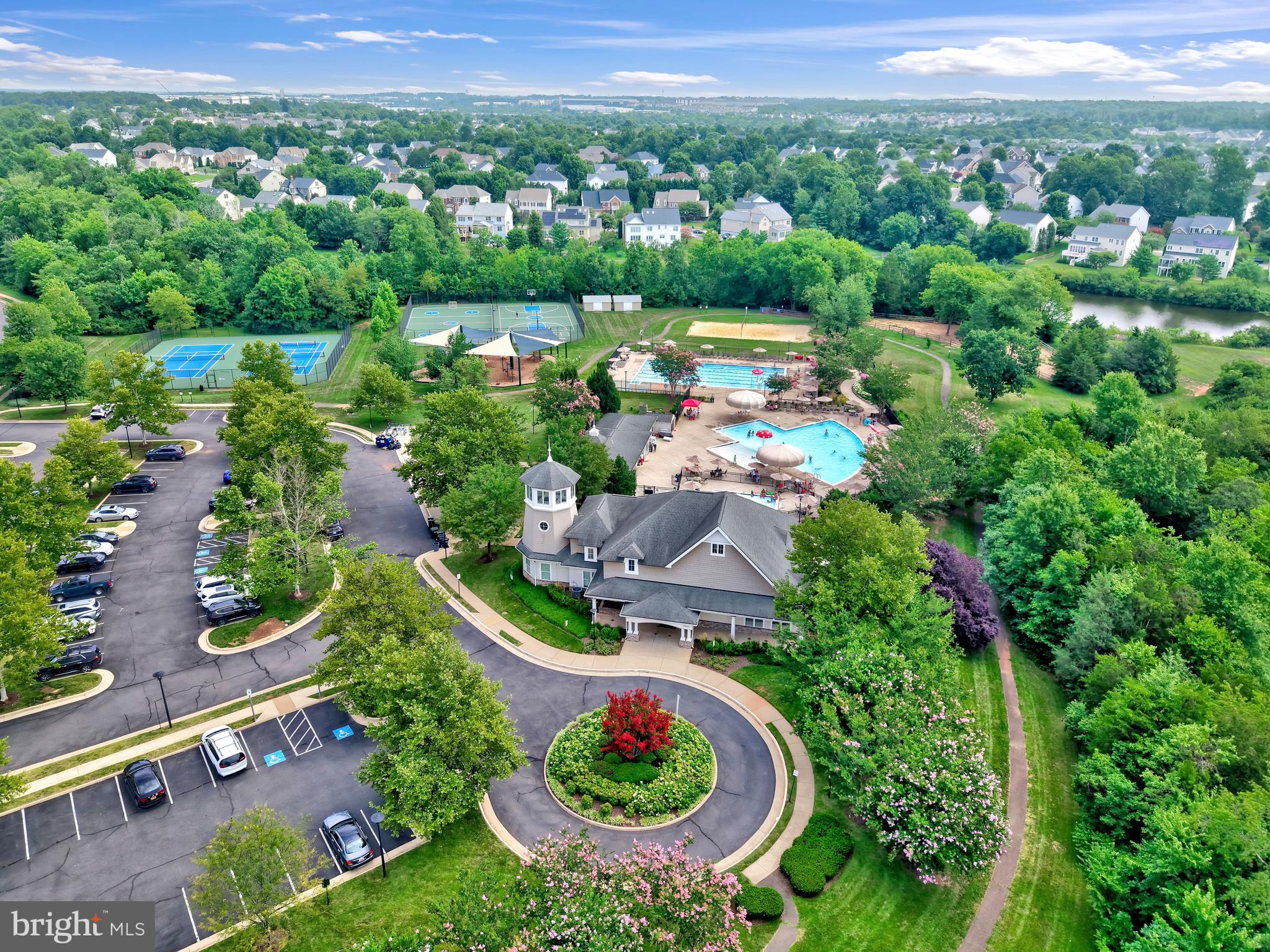 VICTORY LAKES - Residential