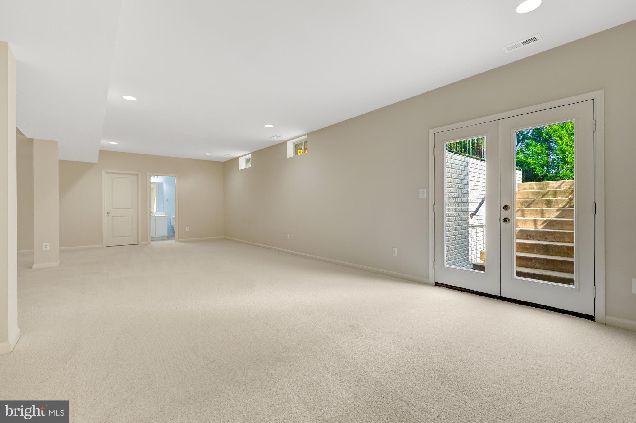 VICTORY LAKES - Residential