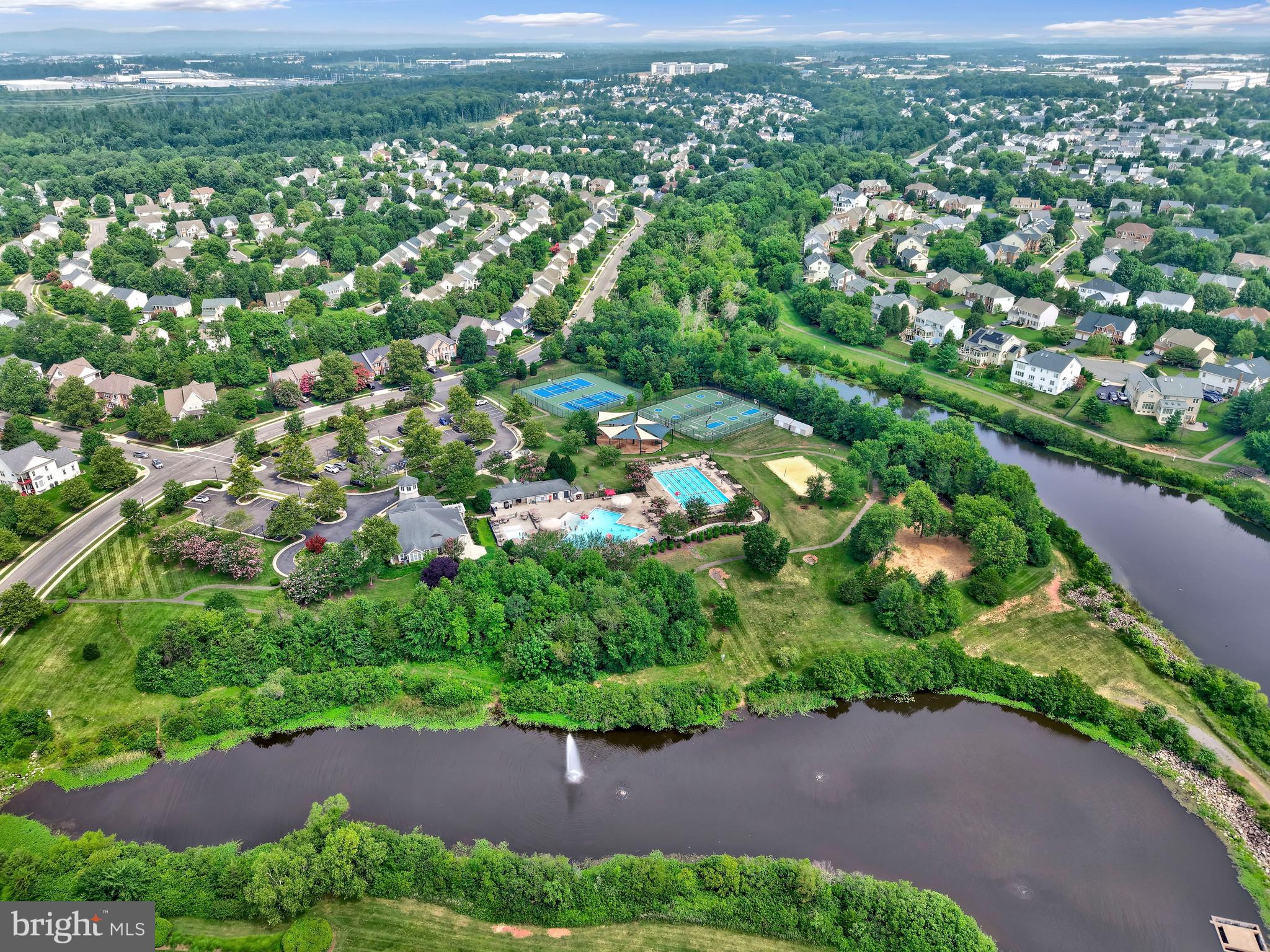 VICTORY LAKES - Residential