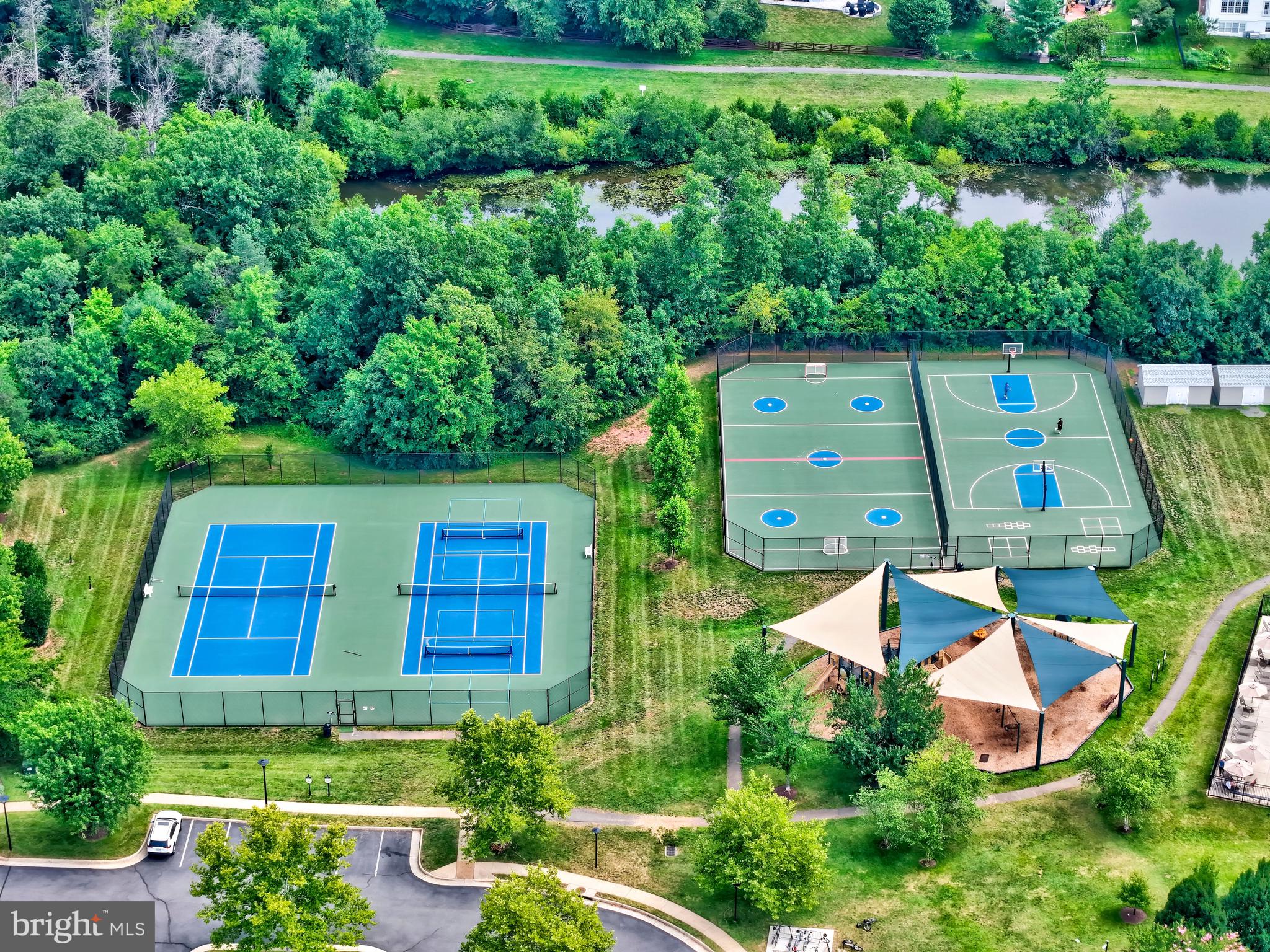 VICTORY LAKES - Residential