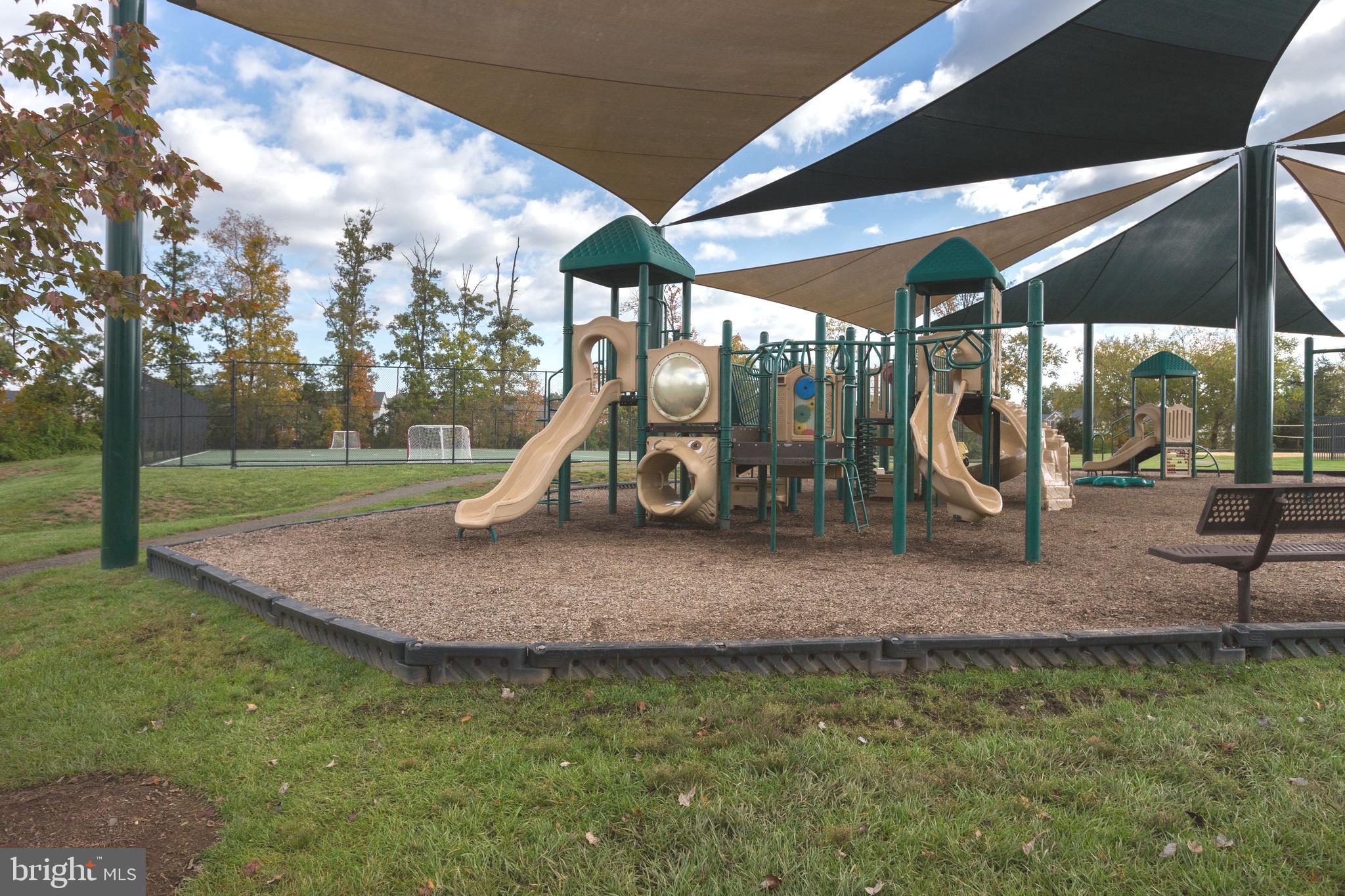 VICTORY LAKES - Residential
