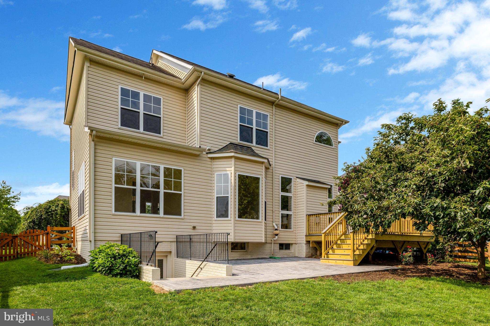 VICTORY LAKES - Residential
