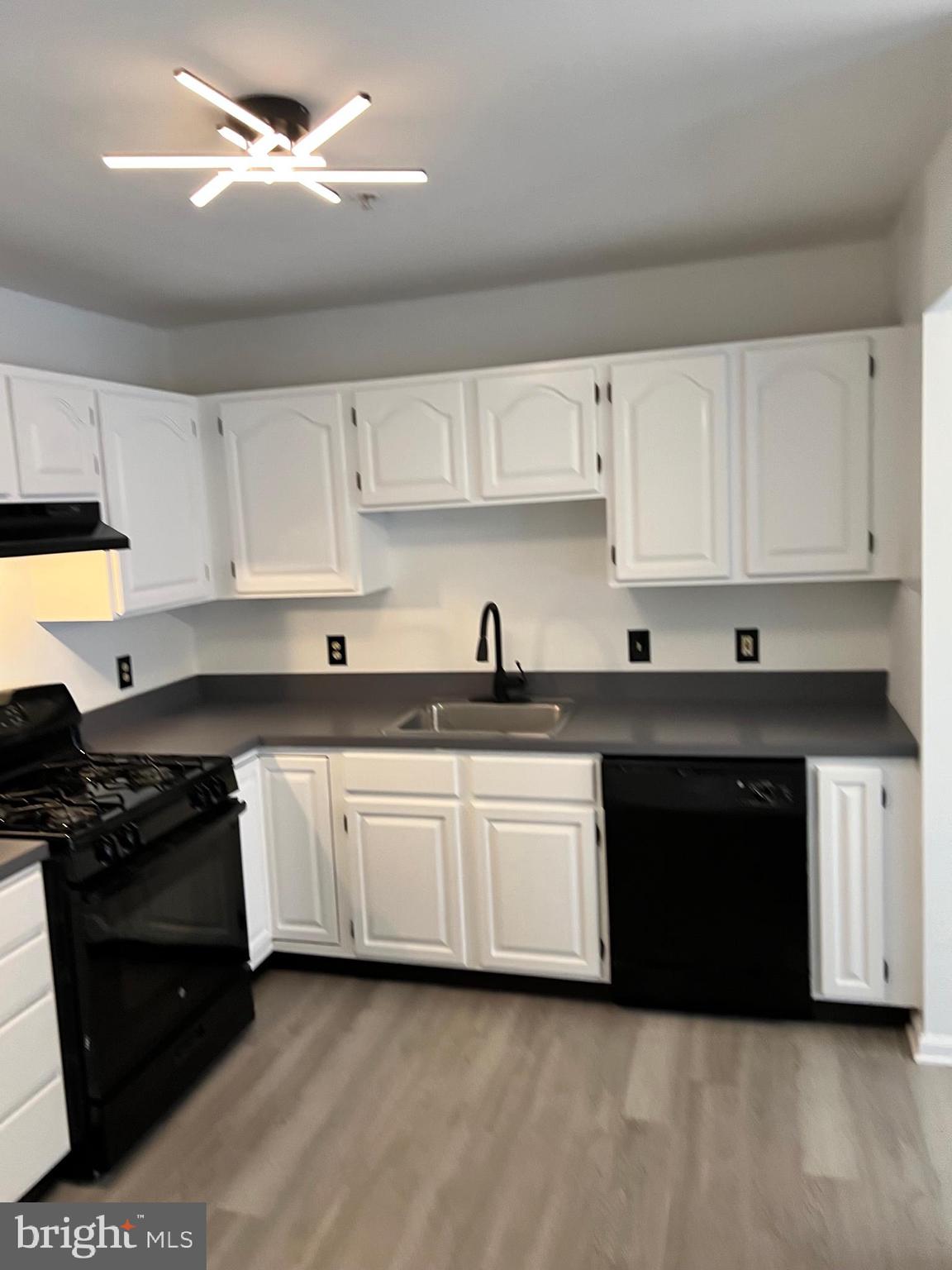 HICKORY HOLLOW - Residential