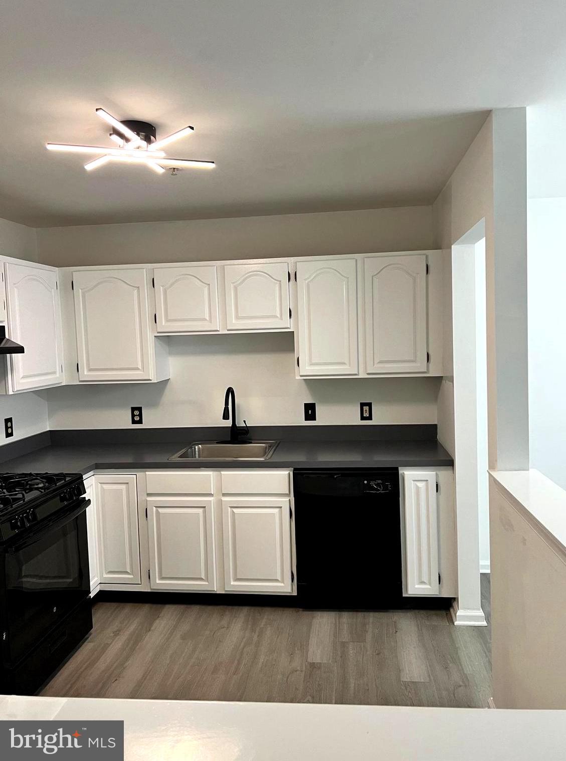 HICKORY HOLLOW - Residential