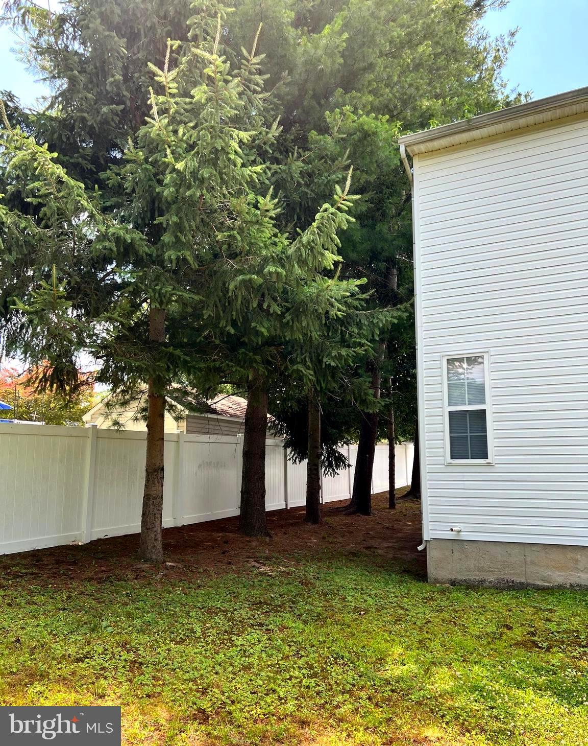 HICKORY HOLLOW - Residential