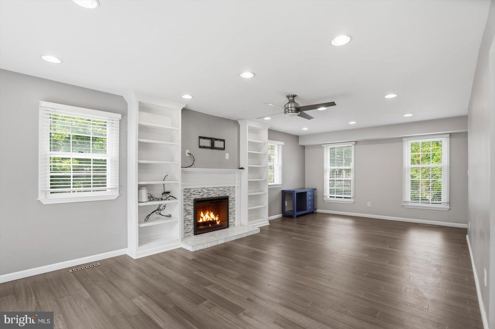 SPRINGDALE - Residential