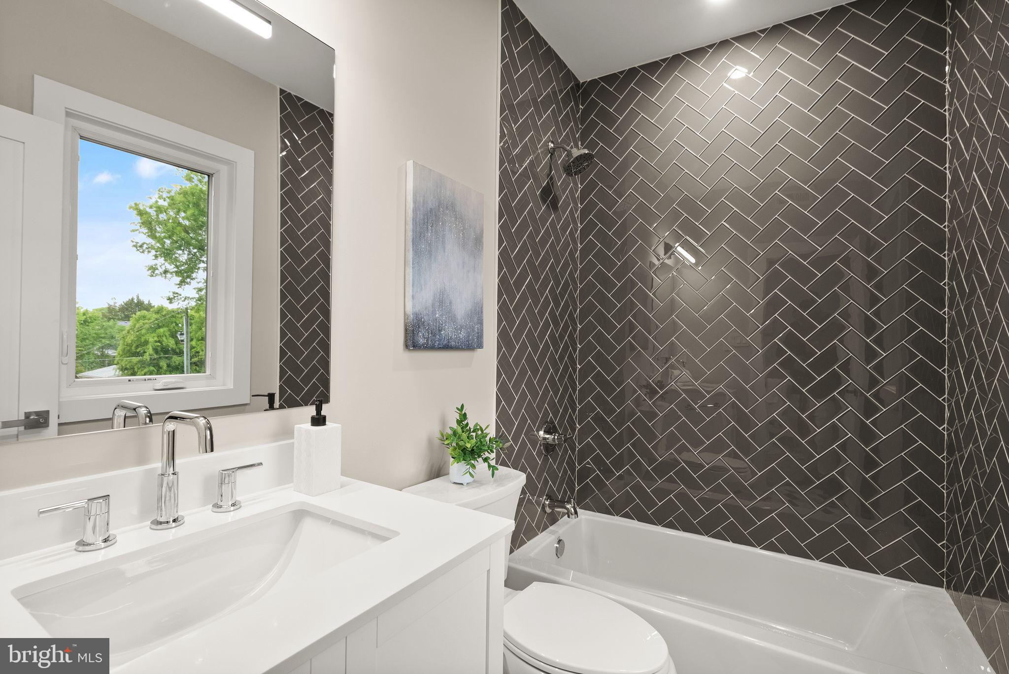 GLENCARLYN - Residential