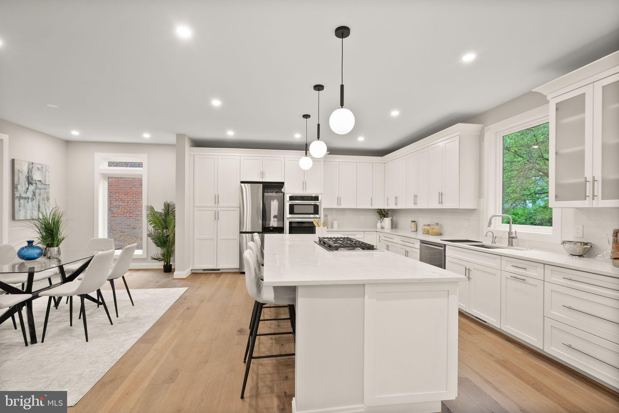 GLENCARLYN - Residential
