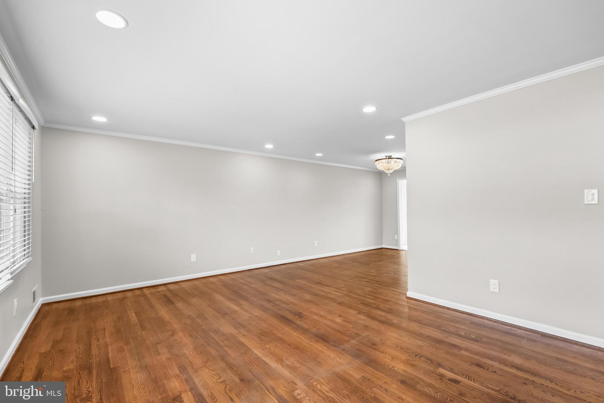 RIVERSIDE ESTATES - Residential