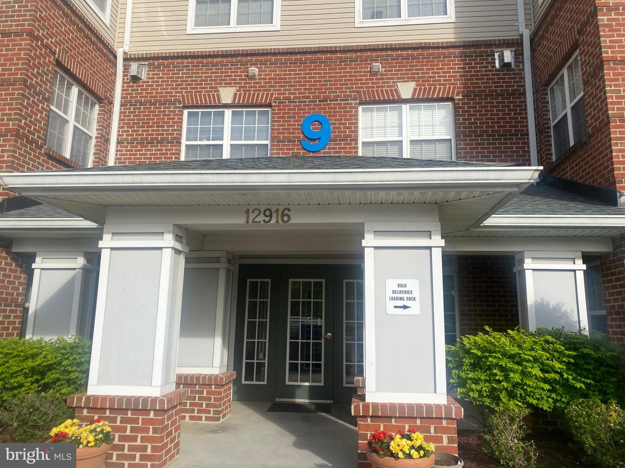 CAMERON GROVE CONDO IX> - Residential