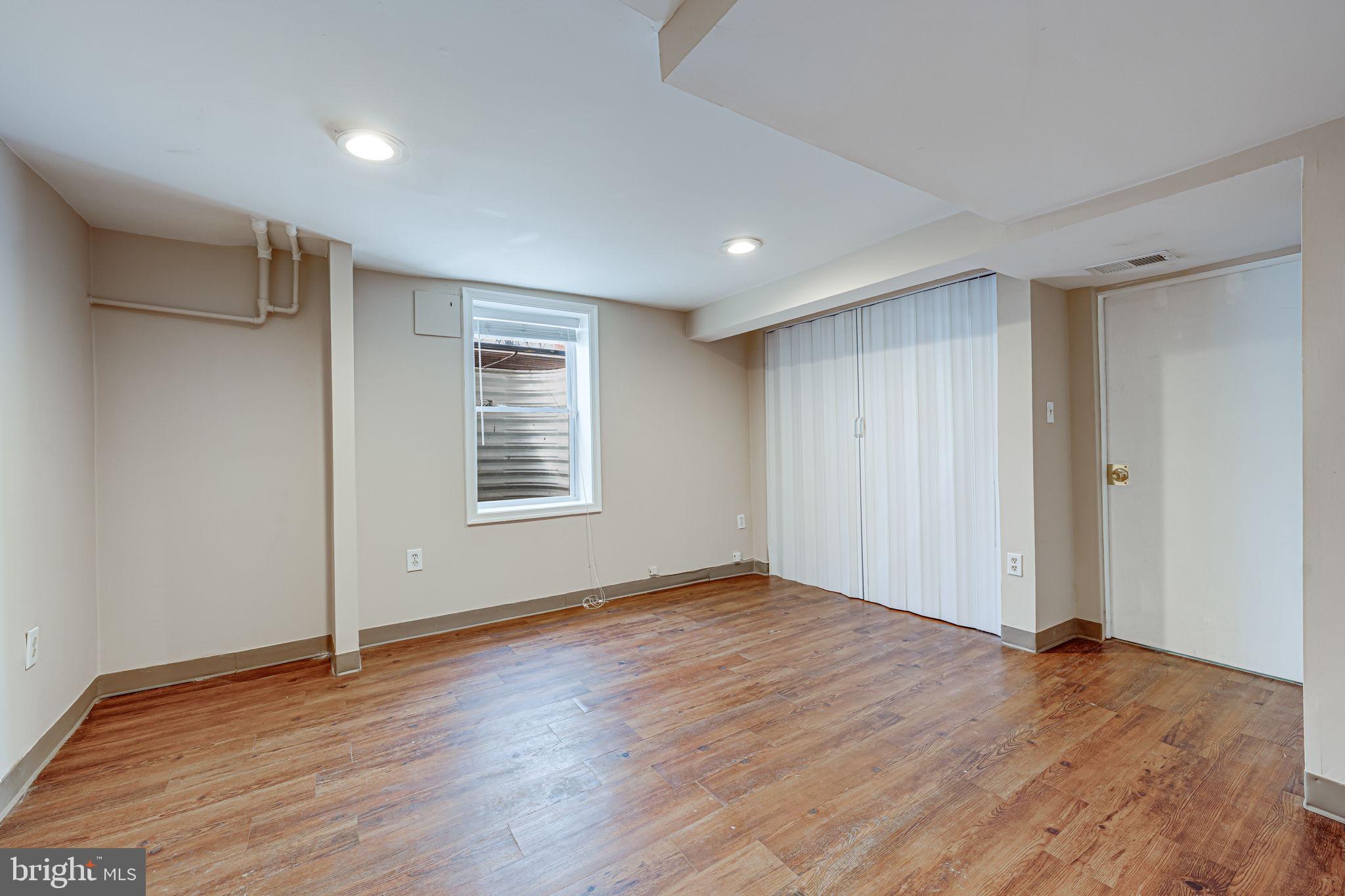 HUNTINGTON - Residential Lease