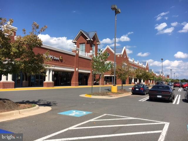 ASHBURN VILLAGE - Residential