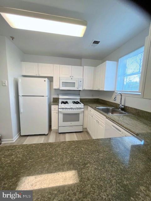 ASHBURN VILLAGE - Residential