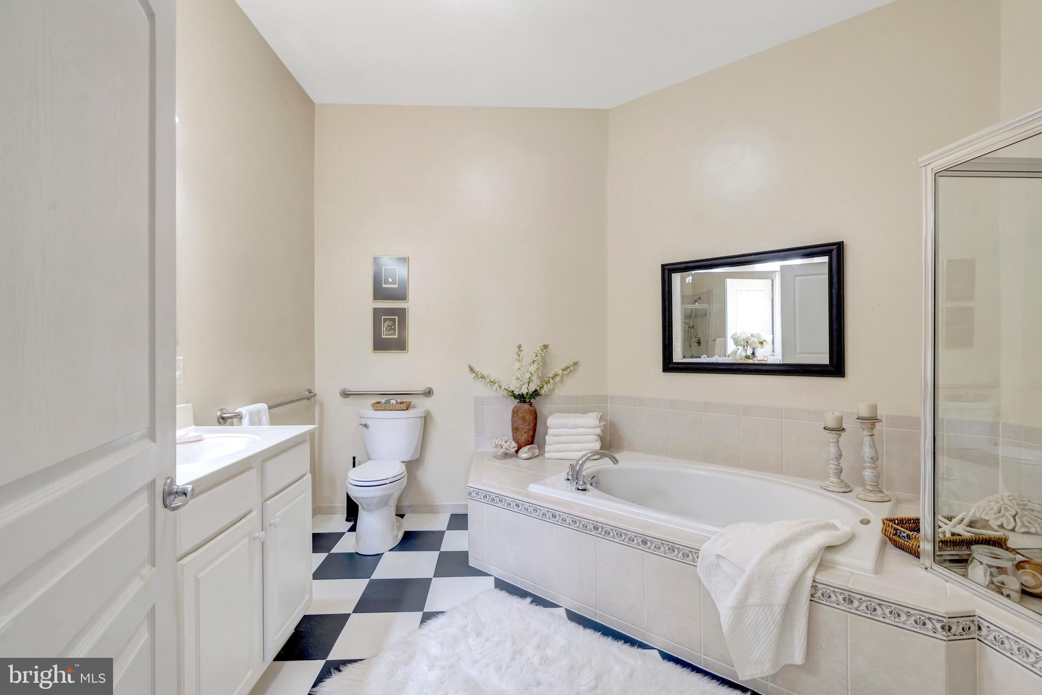 HIDDENBROOK - Residential
