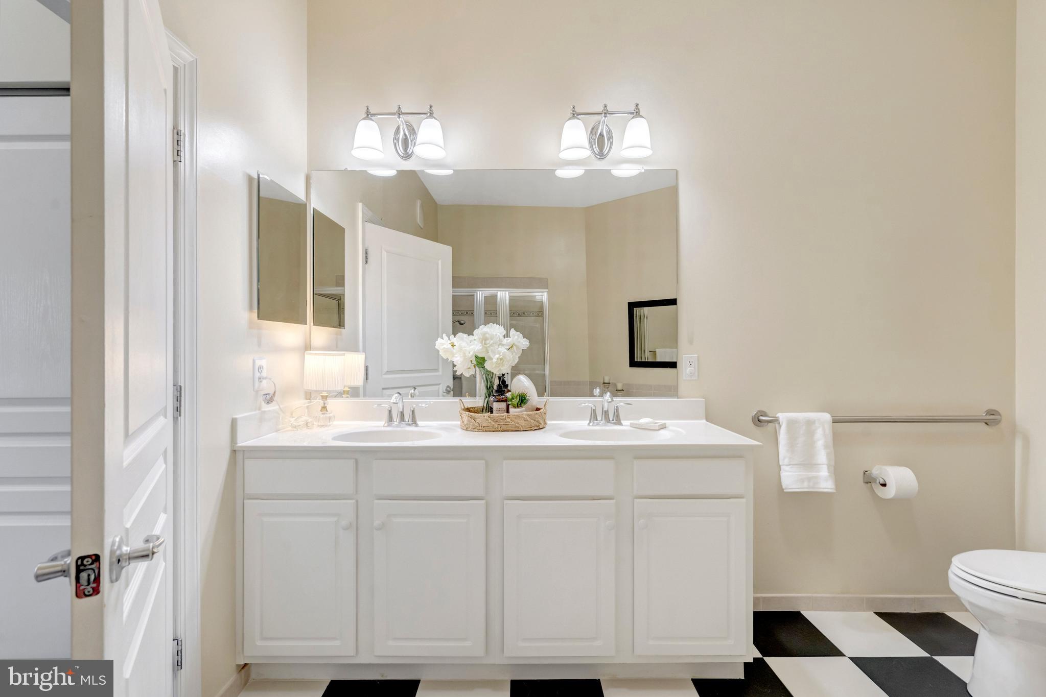 HIDDENBROOK - Residential