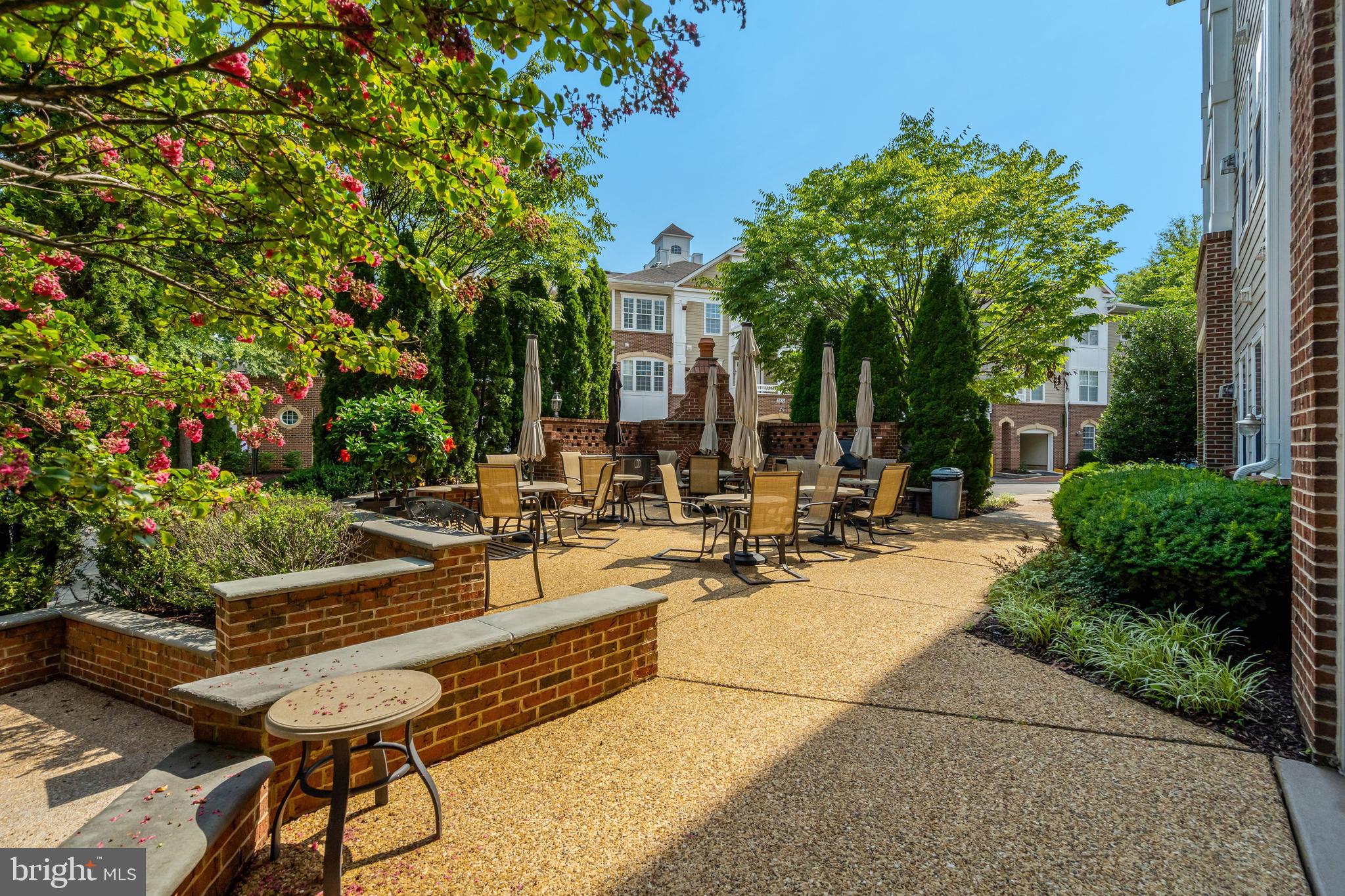 HIDDENBROOK - Residential