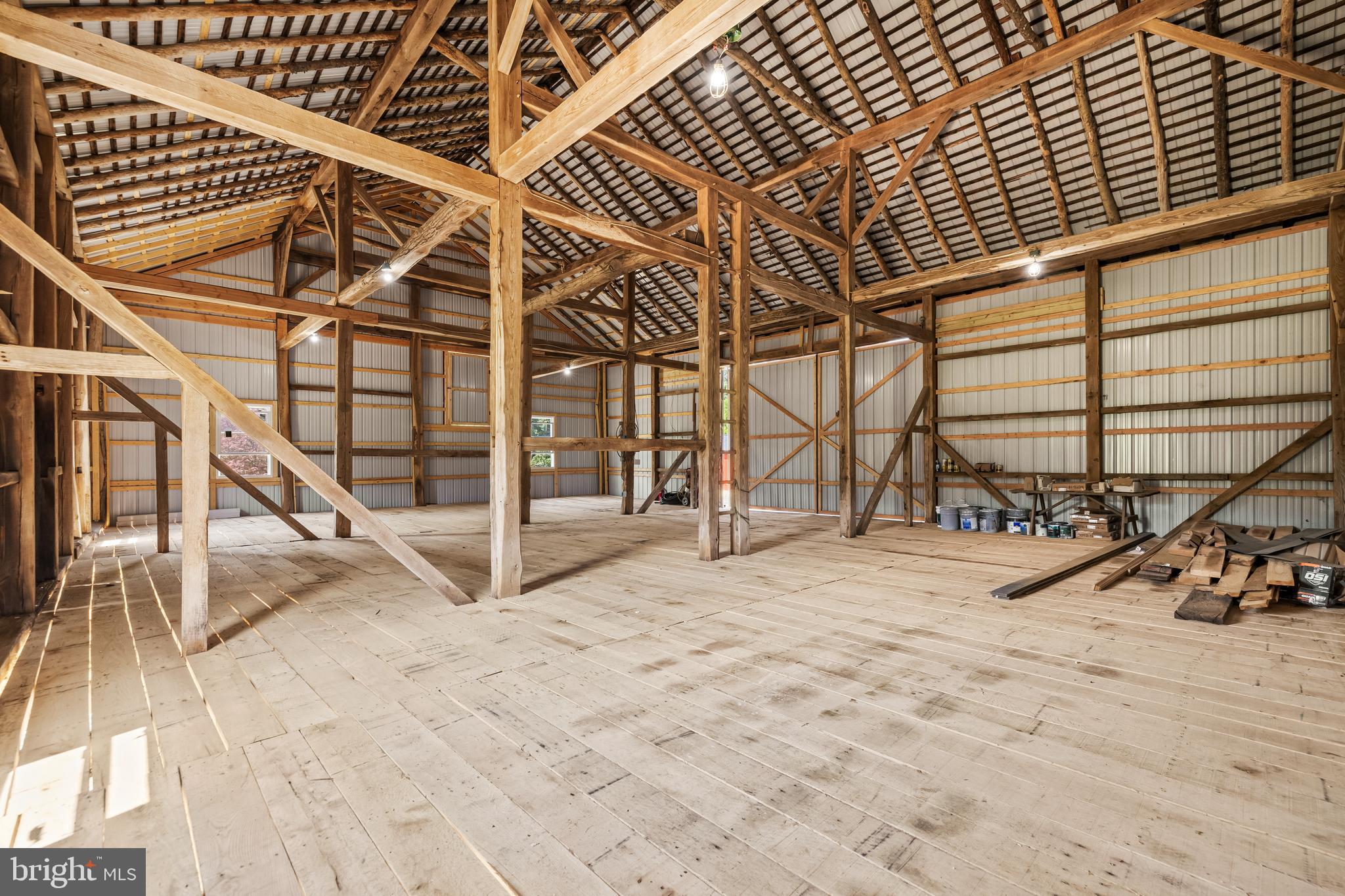 FREELAND - Farm