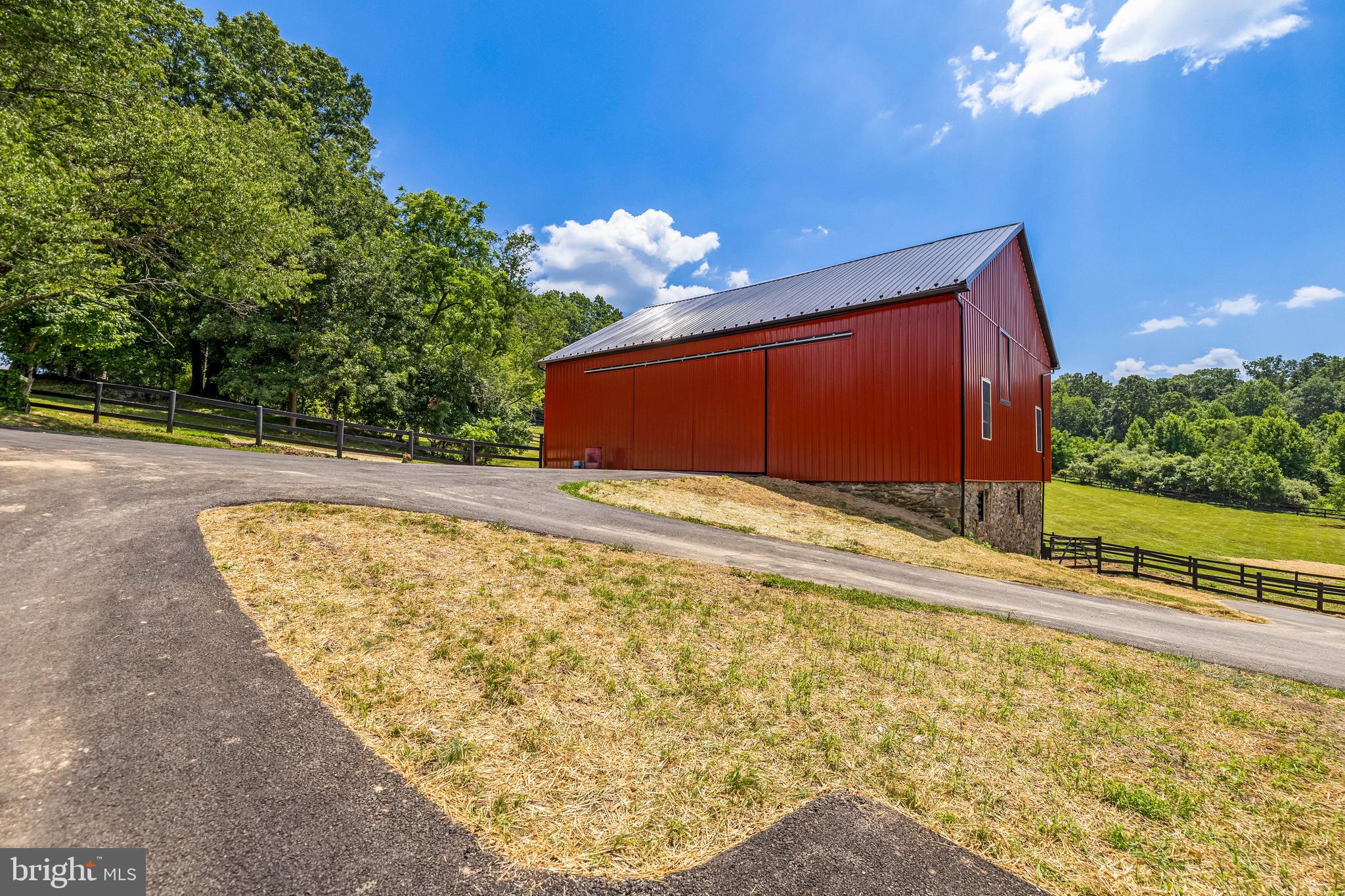 FREELAND - Farm