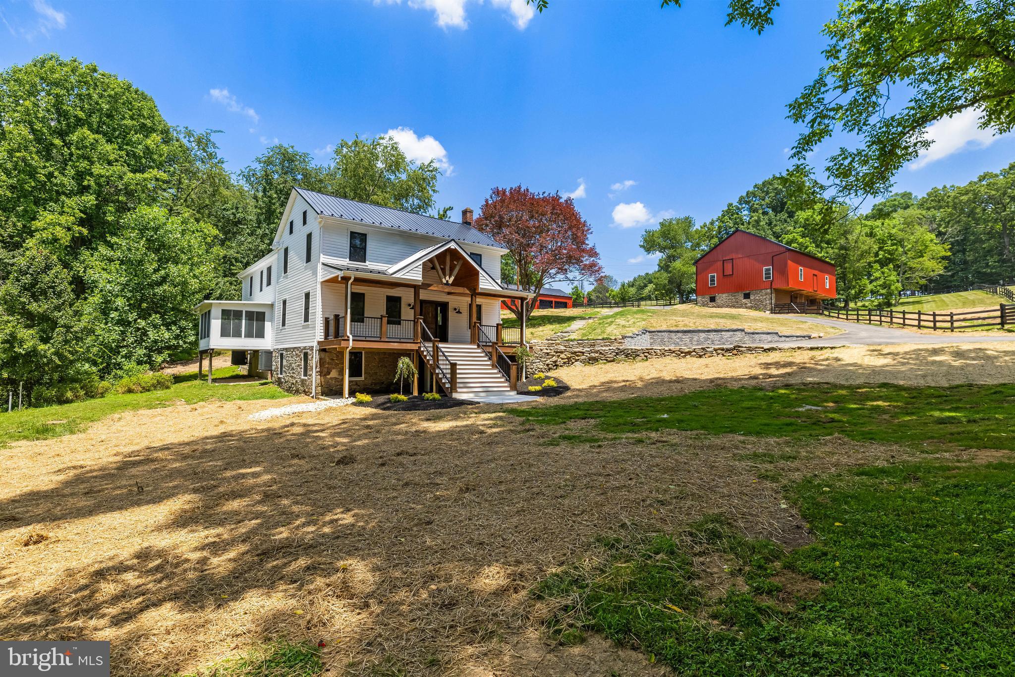 FREELAND - Farm