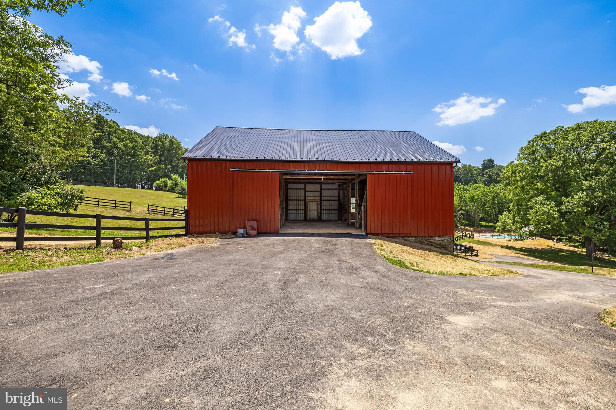 FREELAND - Farm