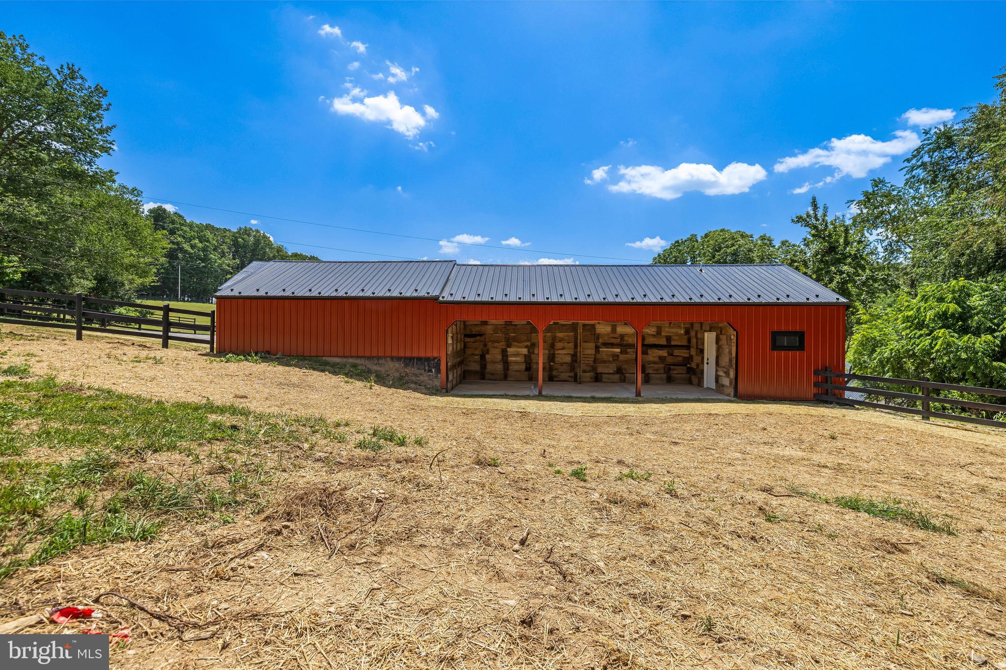 FREELAND - Farm