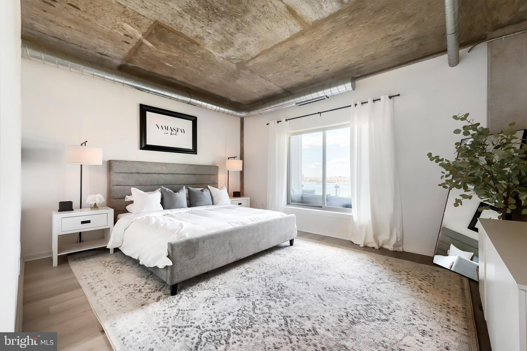 LOCUST POINT - Residential