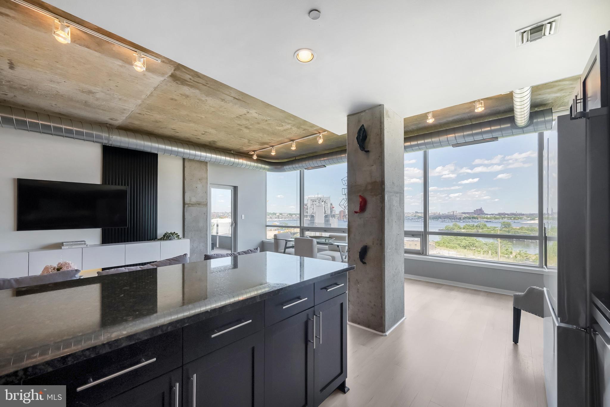 LOCUST POINT - Residential