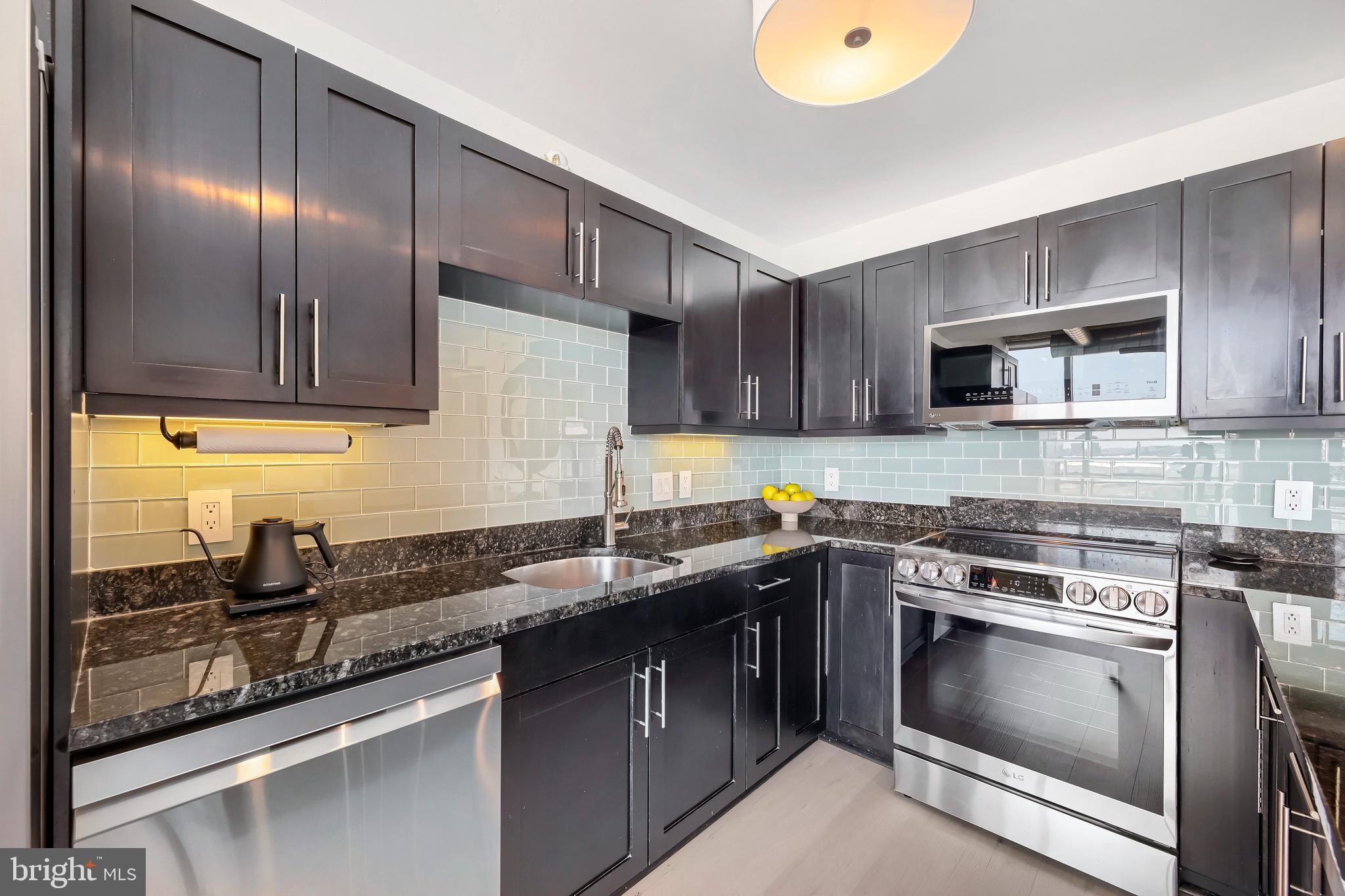 LOCUST POINT - Residential