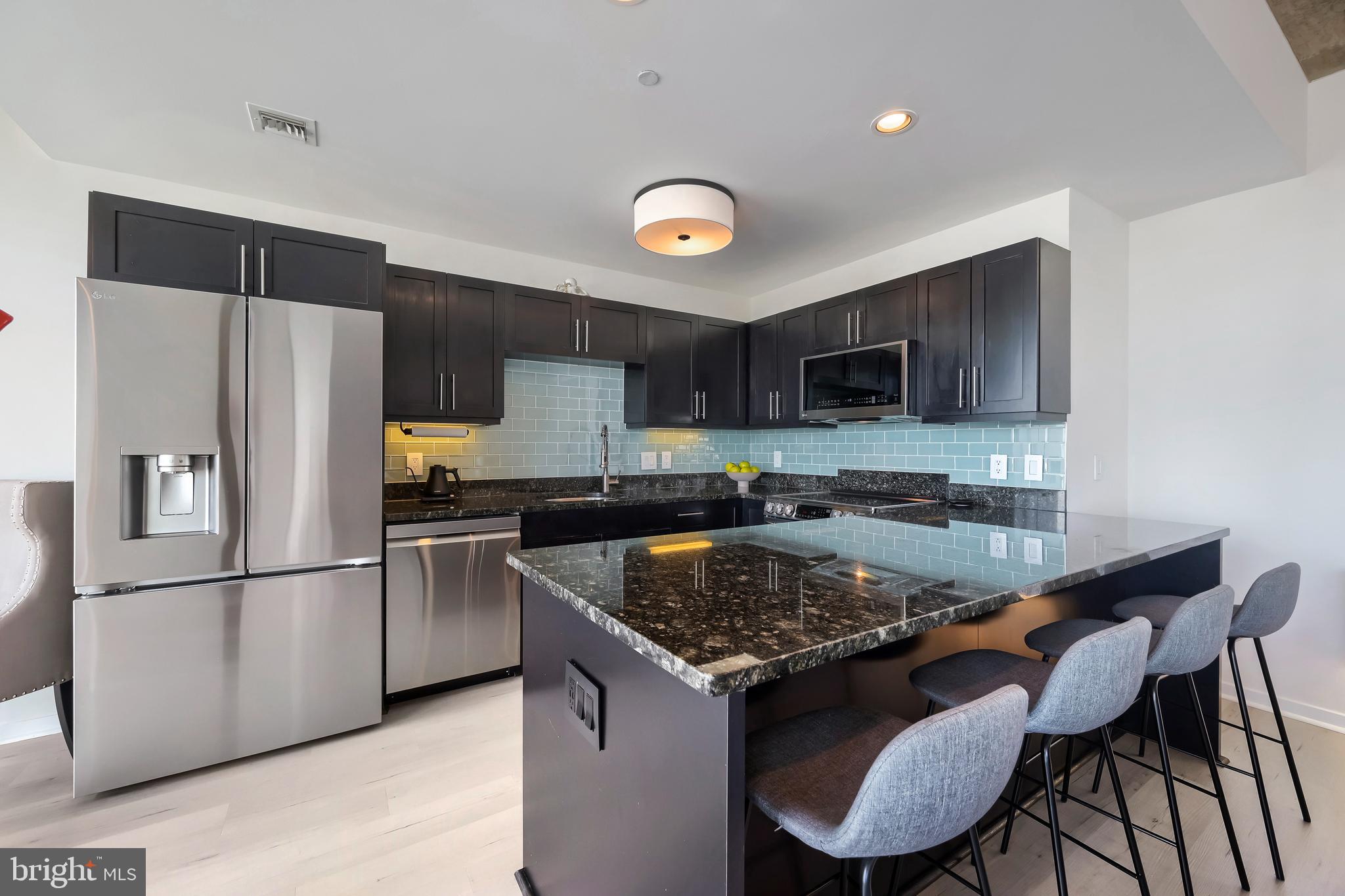 LOCUST POINT - Residential