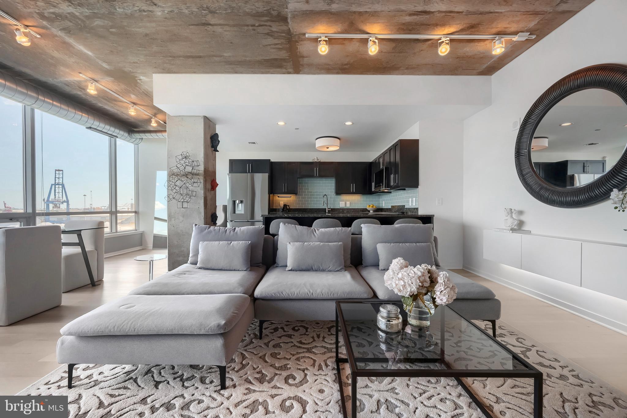 LOCUST POINT - Residential