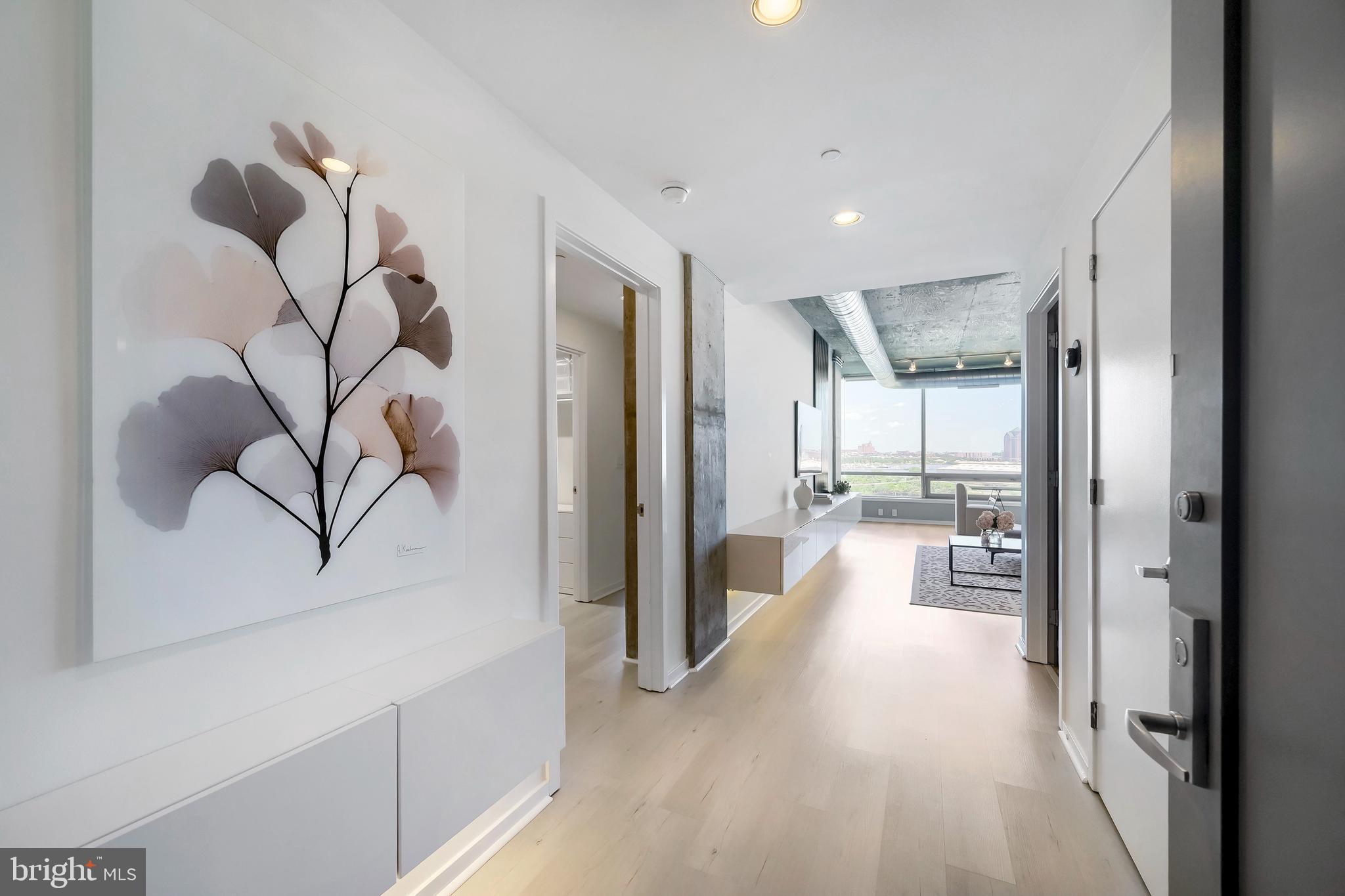 LOCUST POINT - Residential