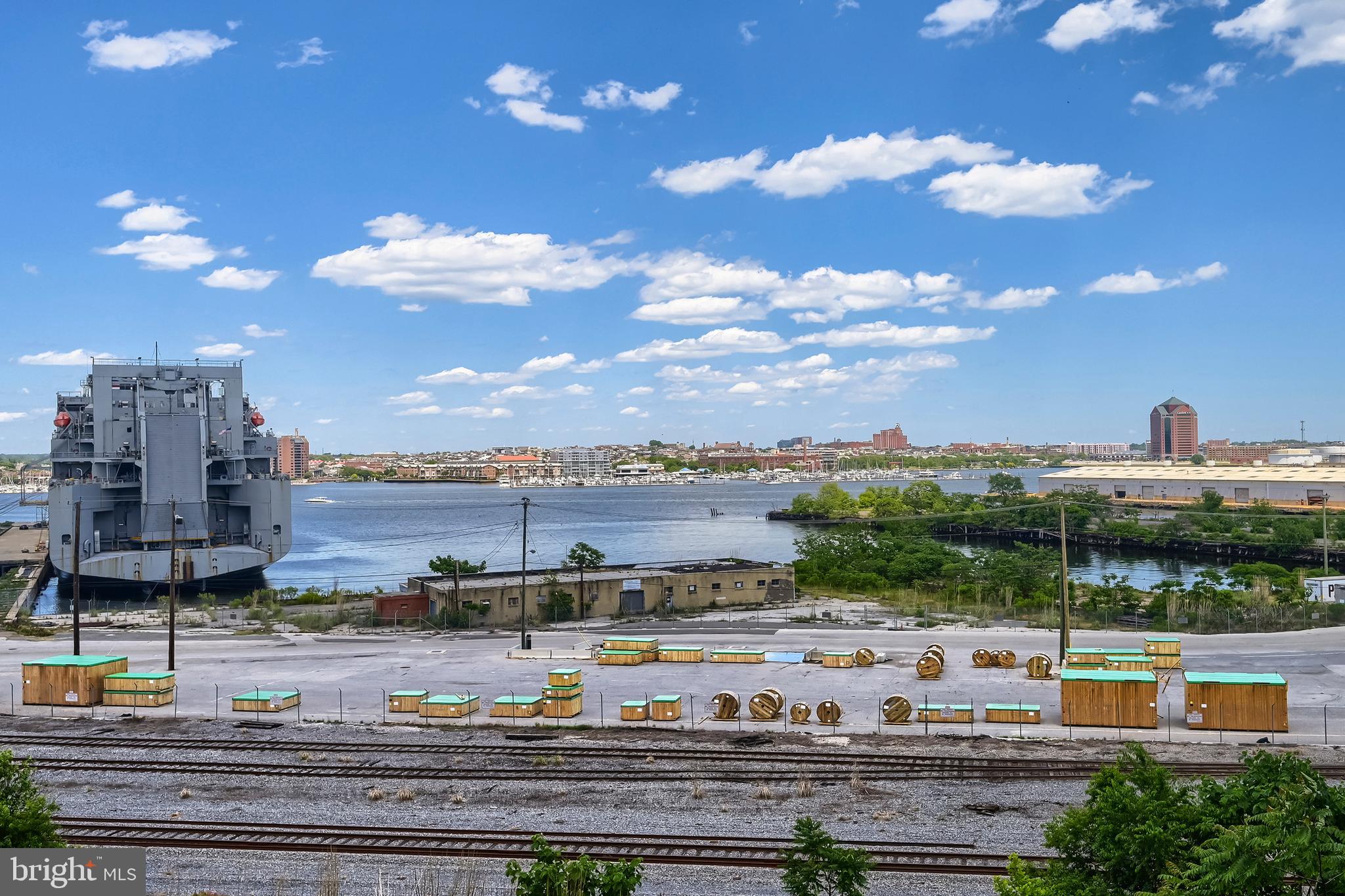 LOCUST POINT - Residential