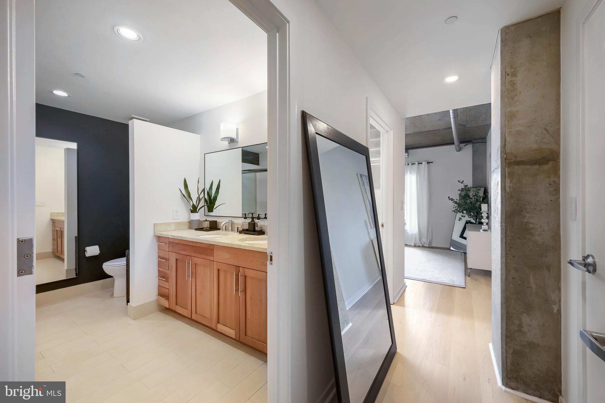 LOCUST POINT - Residential
