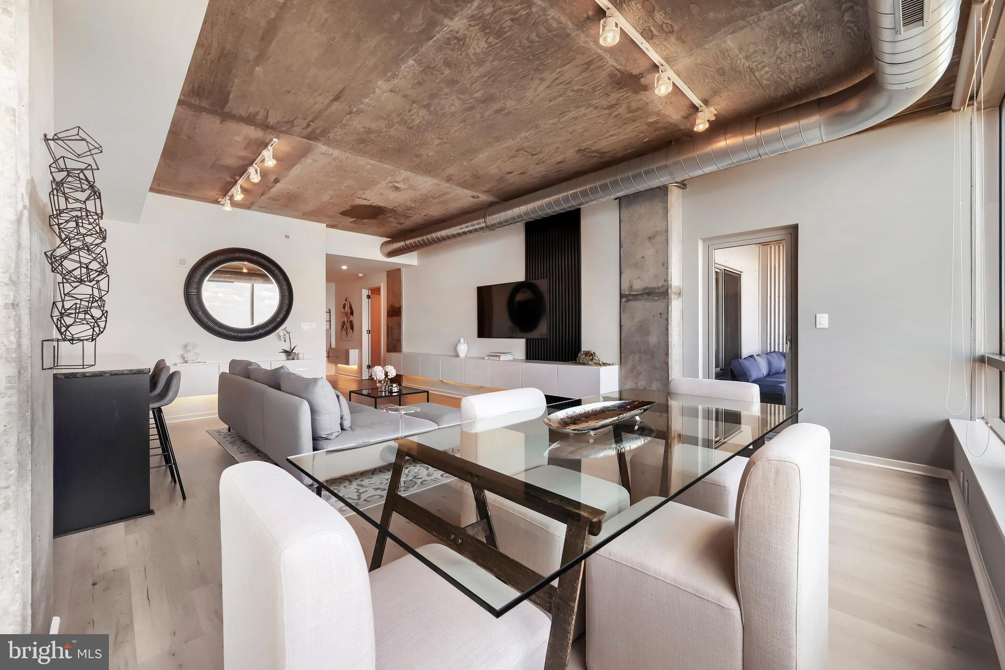 LOCUST POINT - Residential