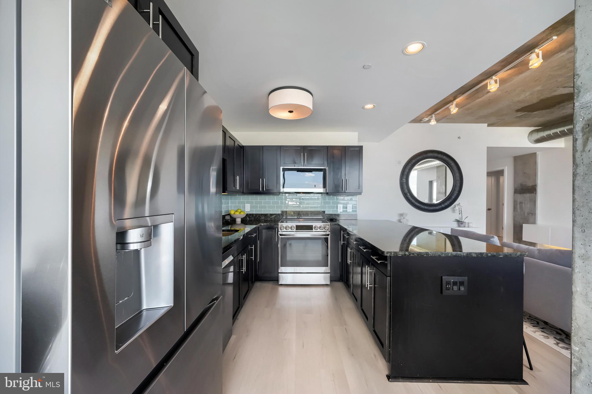 LOCUST POINT - Residential