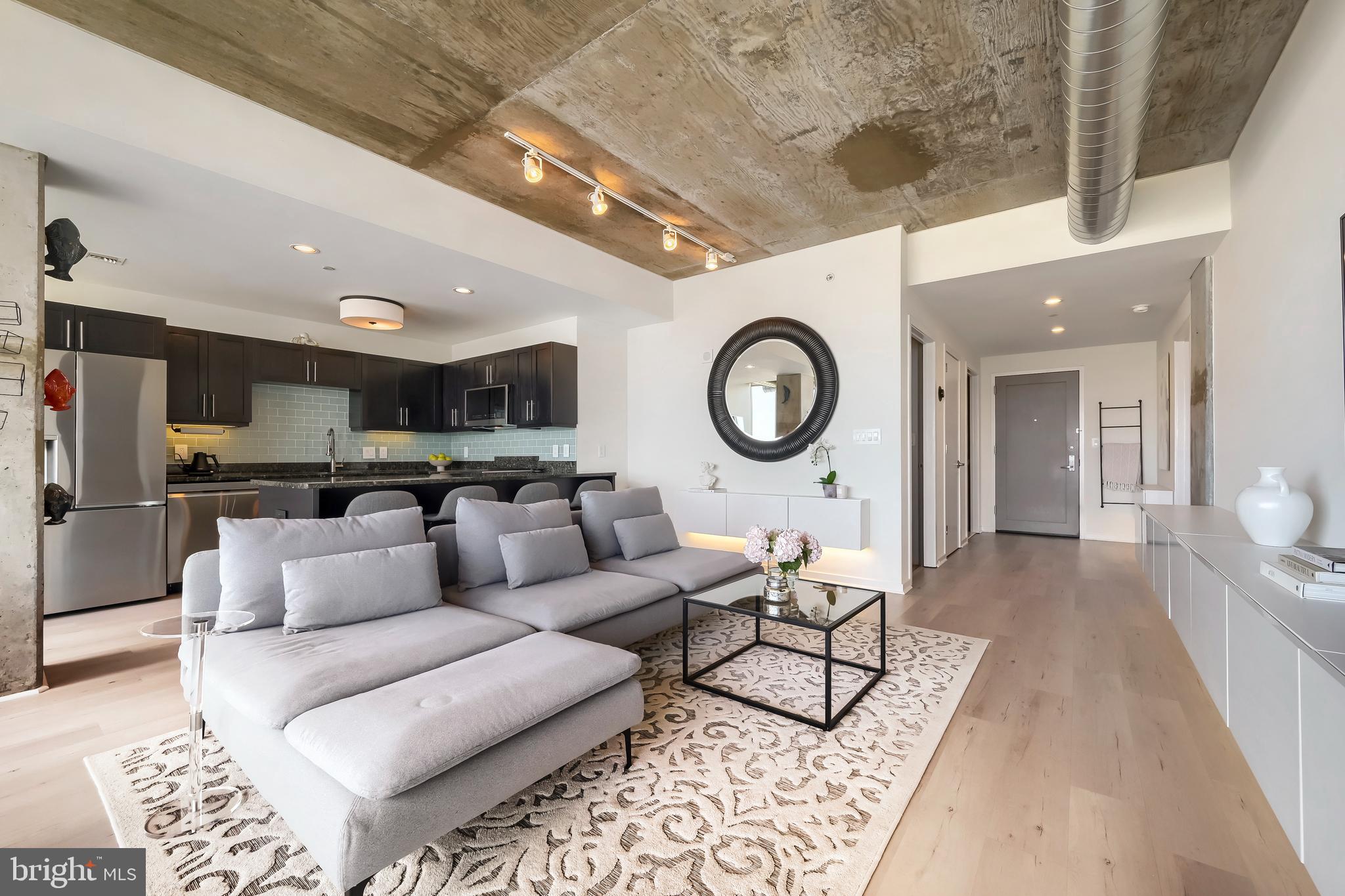 LOCUST POINT - Residential