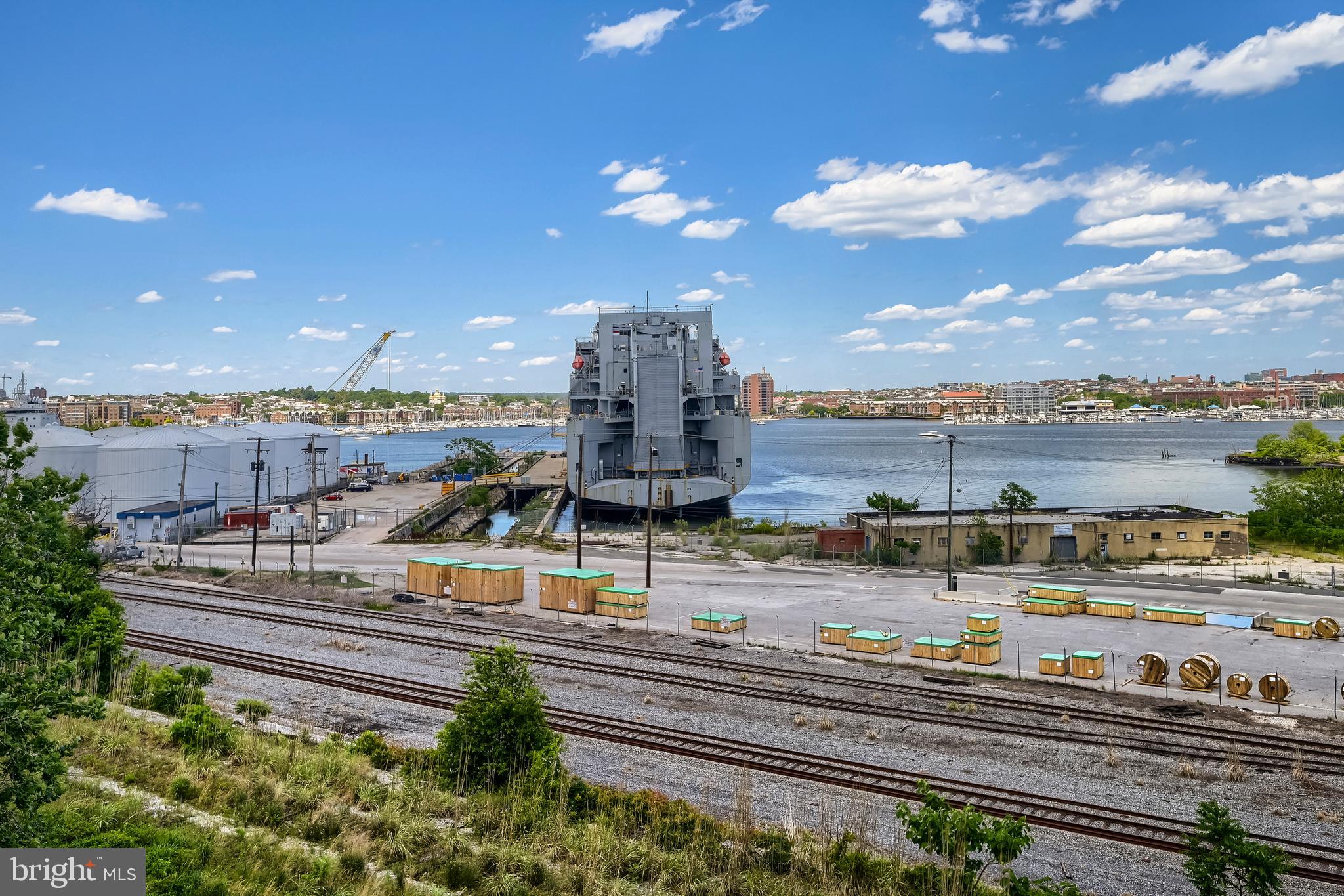 LOCUST POINT - Residential