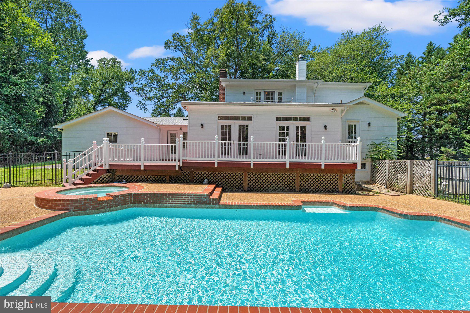 FIVE OAKS - Residential