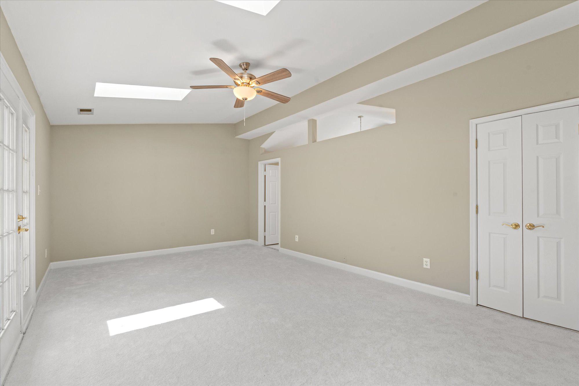 FIVE OAKS - Residential