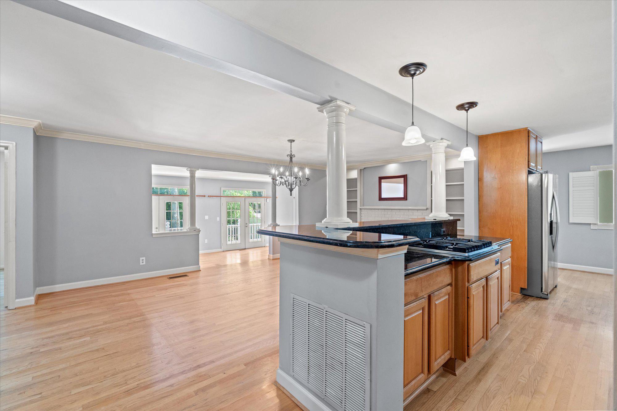 FIVE OAKS - Residential