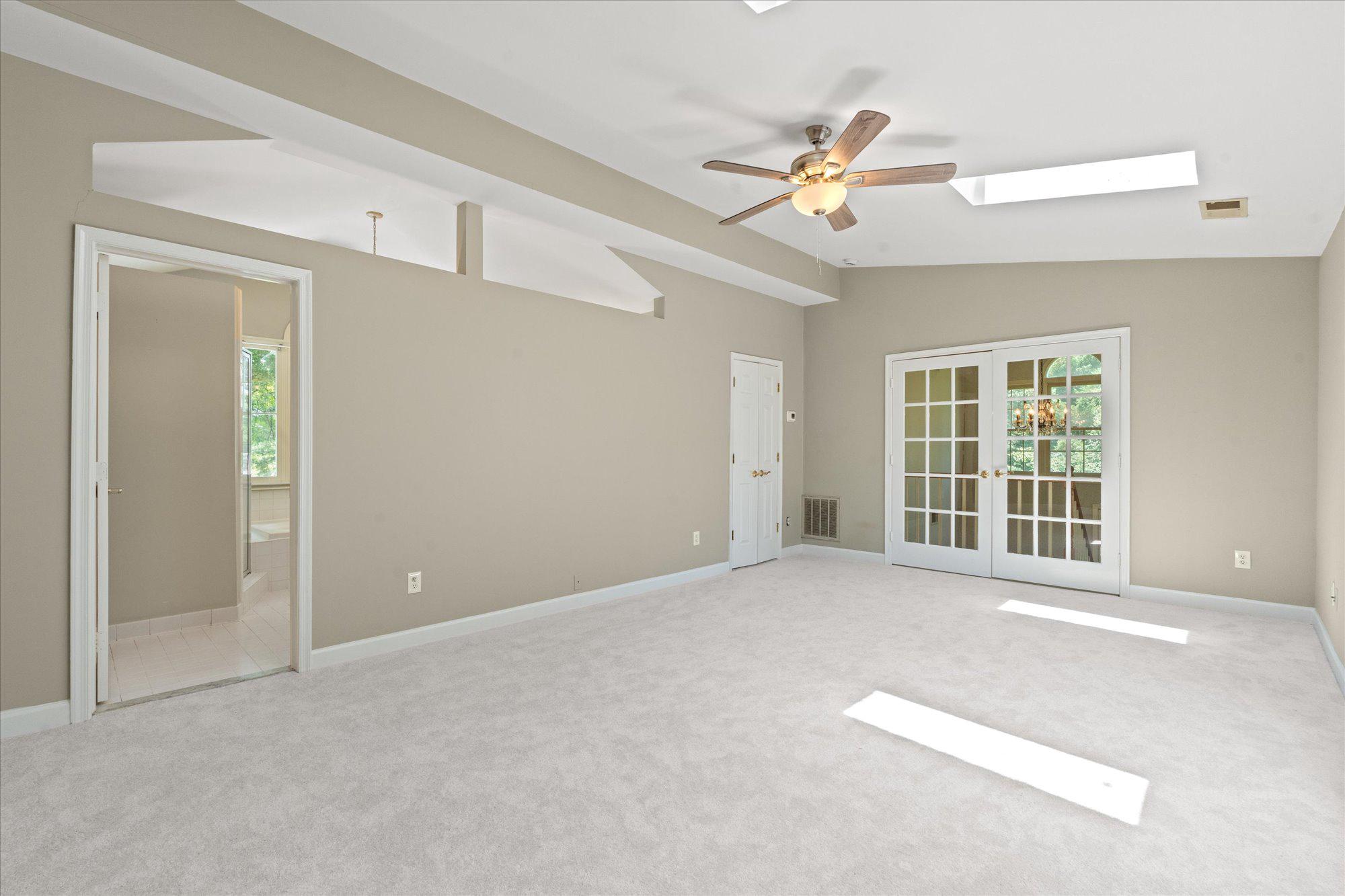 FIVE OAKS - Residential