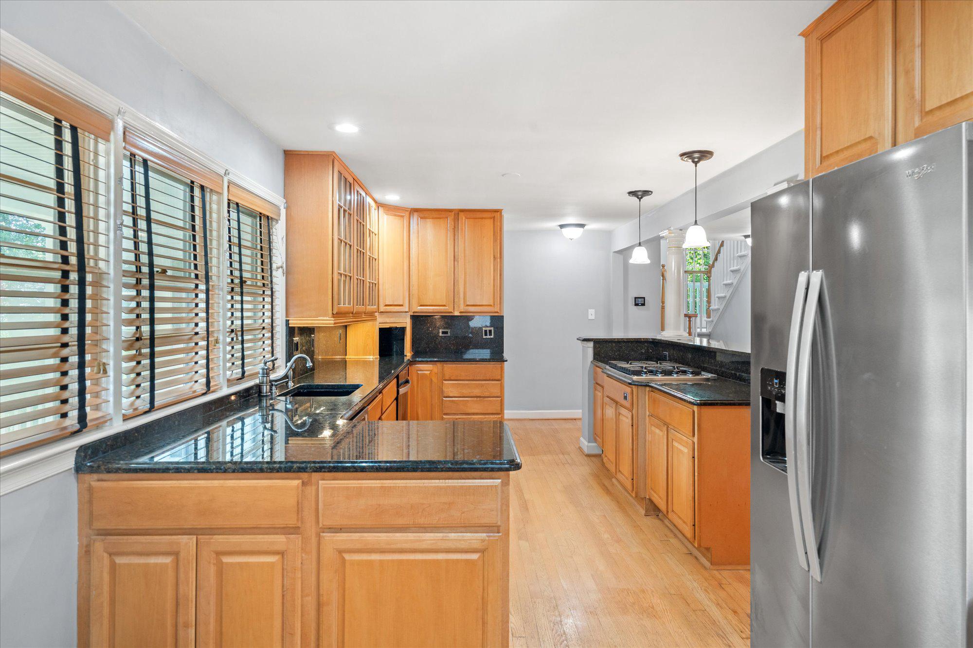 FIVE OAKS - Residential