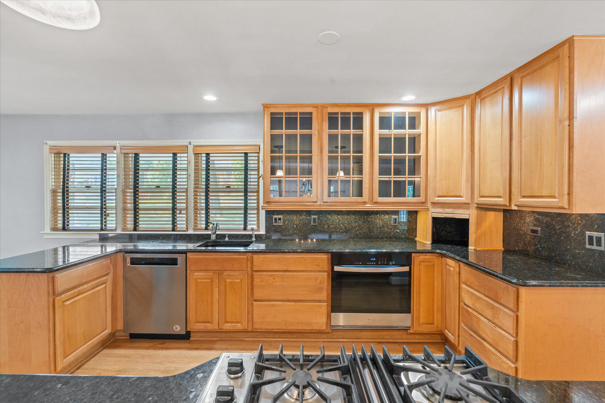 FIVE OAKS - Residential