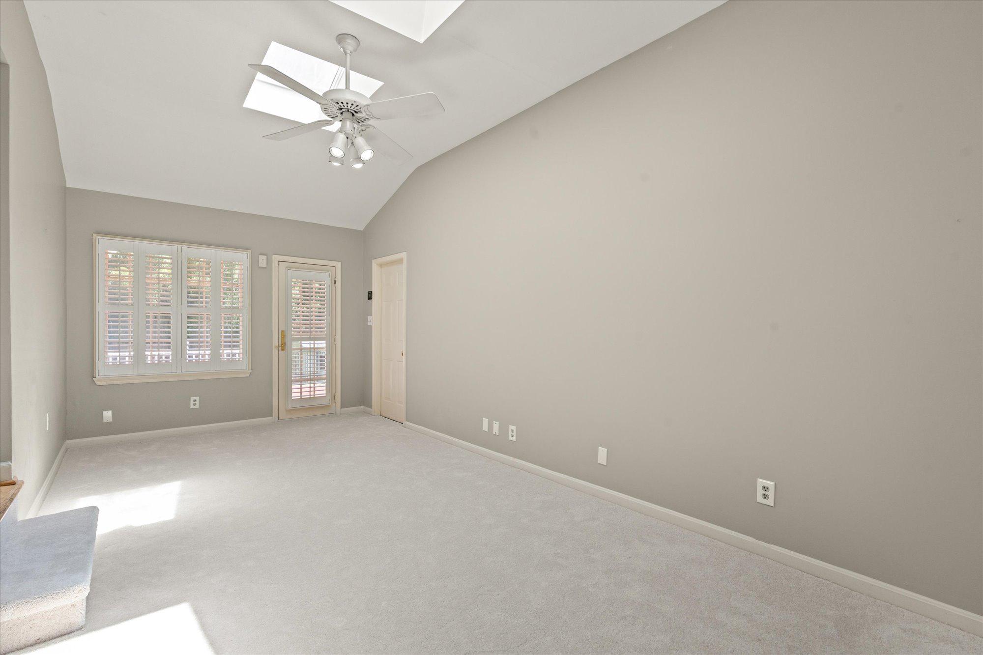FIVE OAKS - Residential