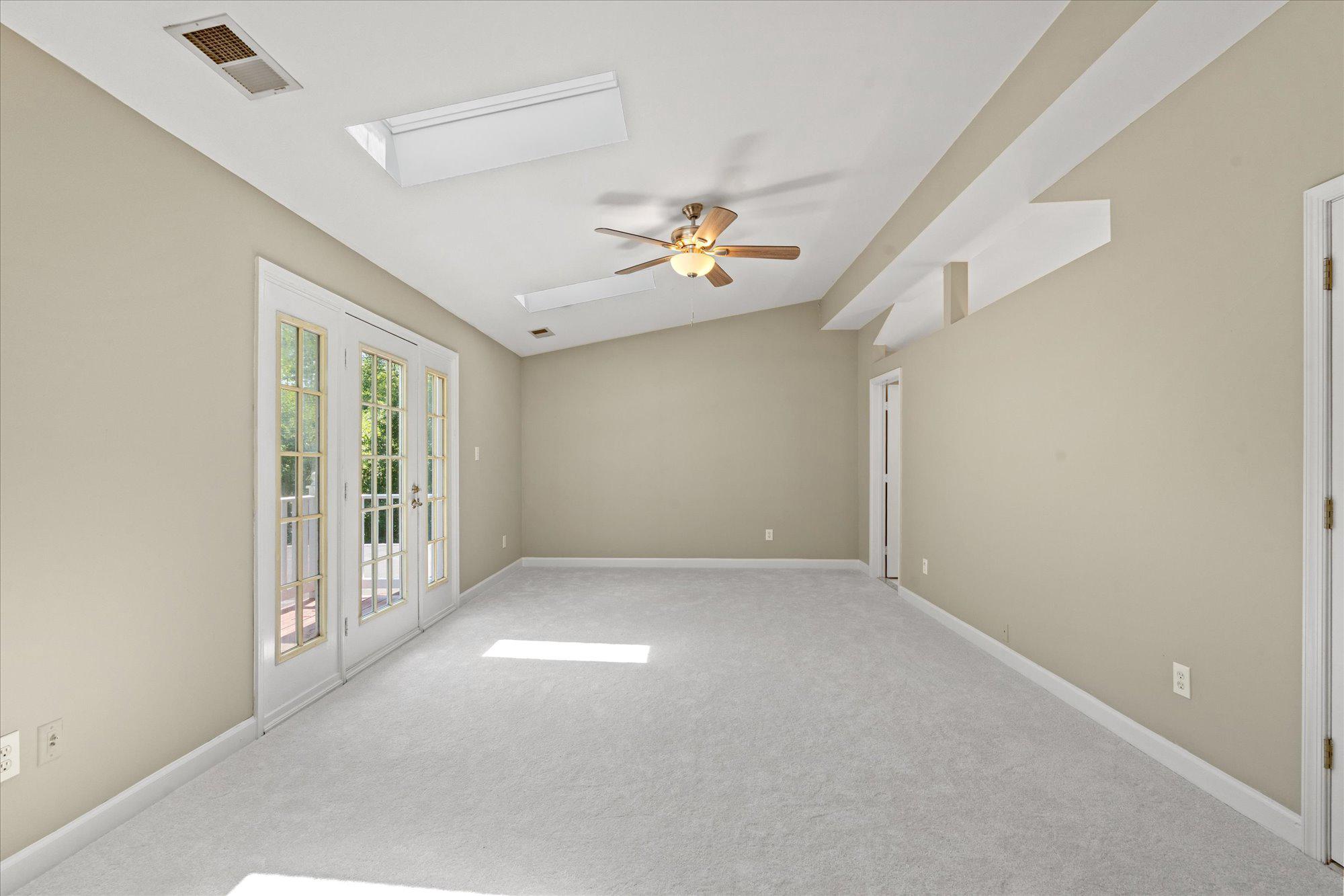 FIVE OAKS - Residential