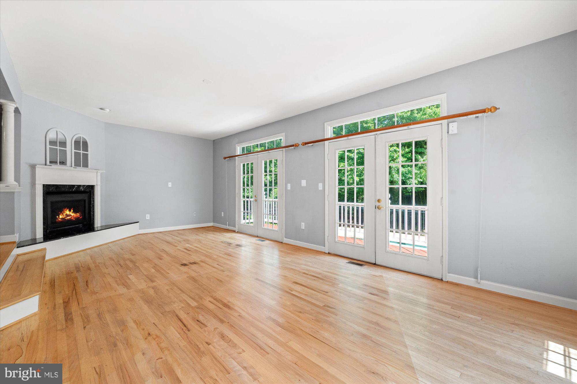 FIVE OAKS - Residential