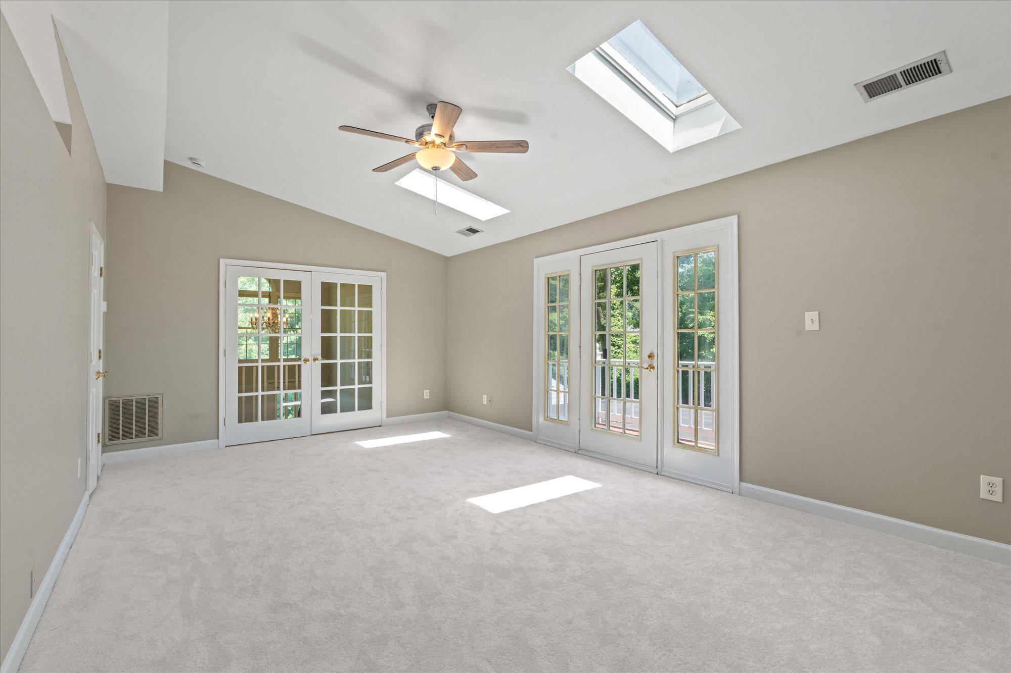 FIVE OAKS - Residential