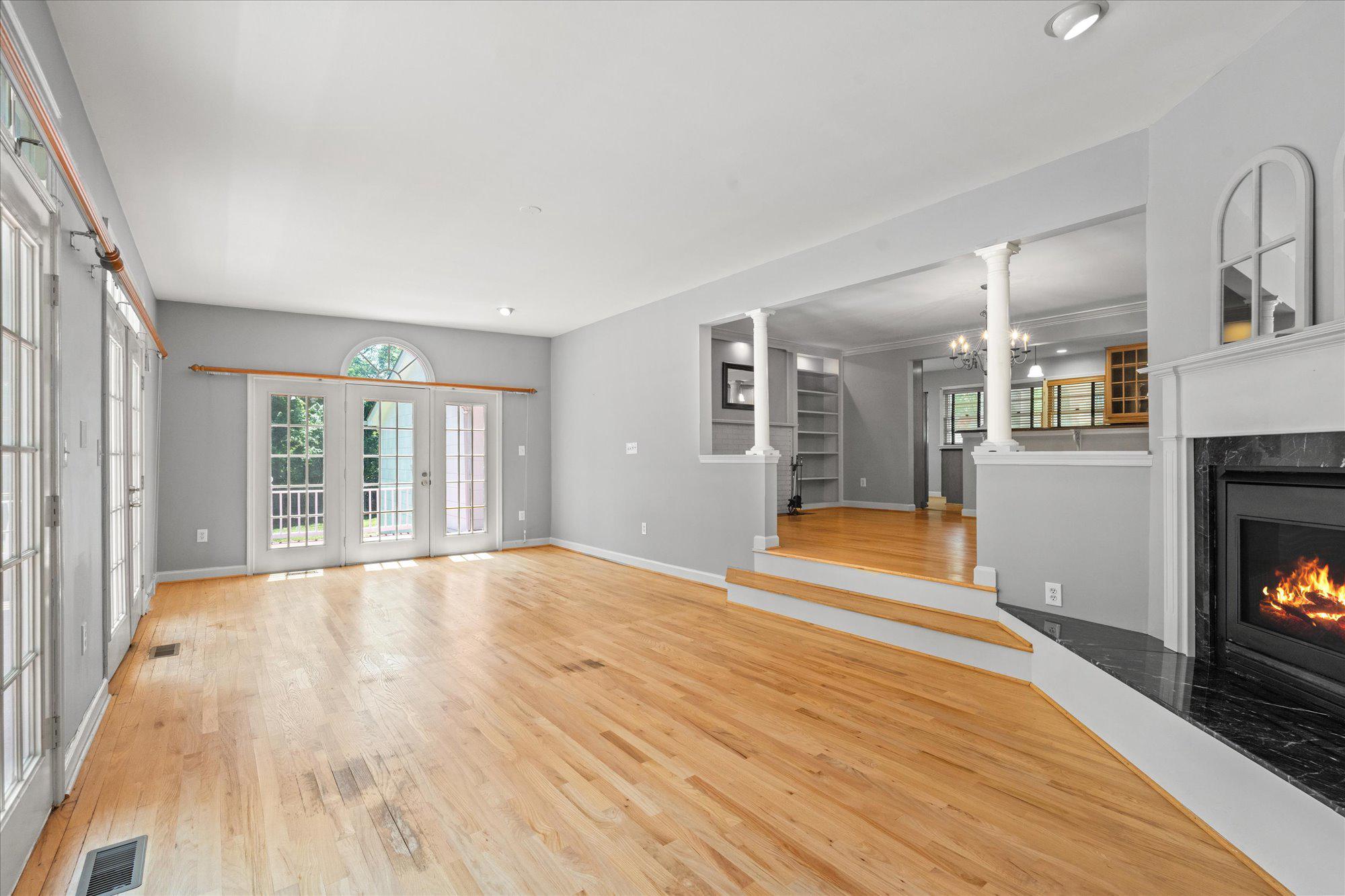 FIVE OAKS - Residential