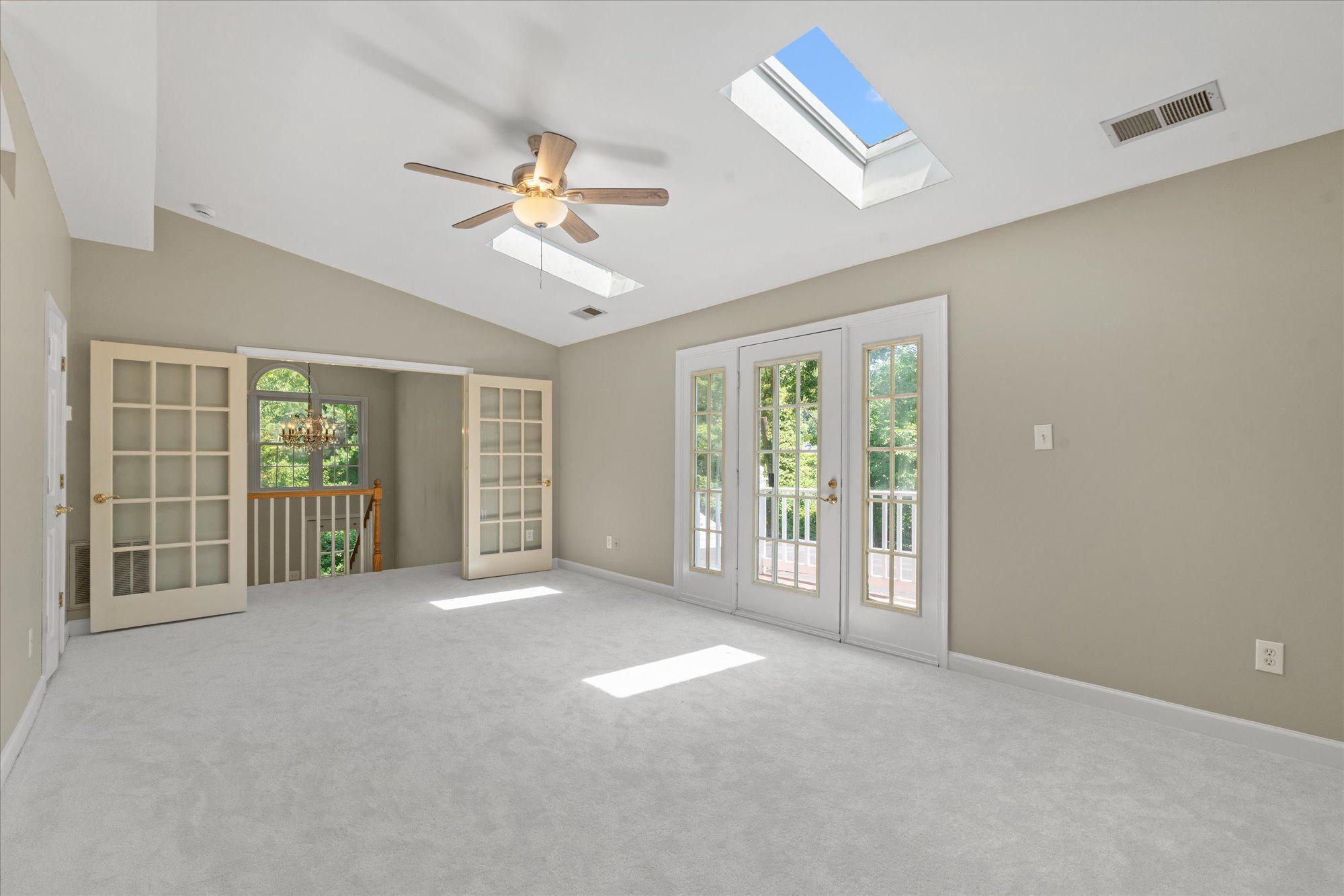 FIVE OAKS - Residential